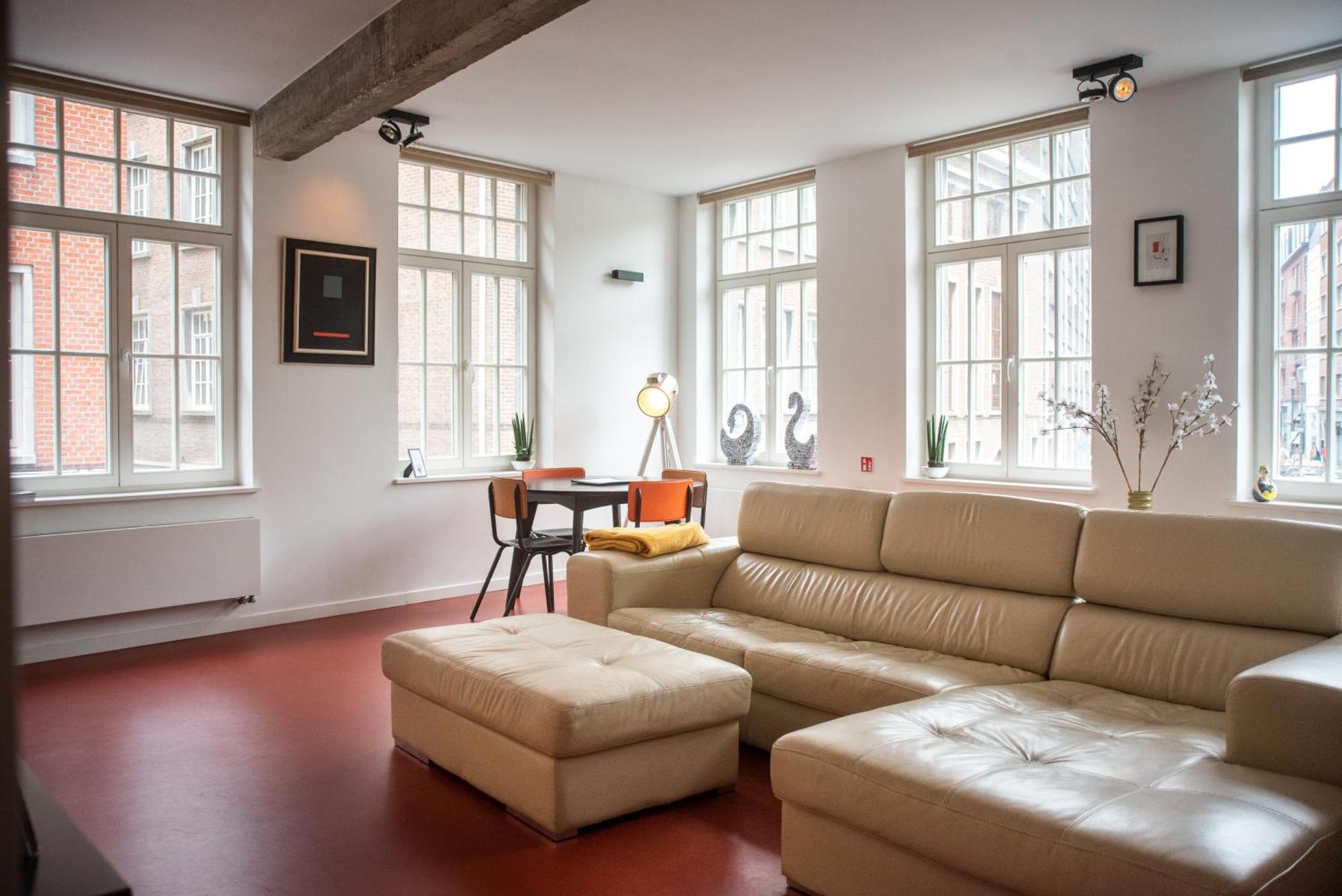 Apartment Light And Airy On Top Location - Industria In Historical Center *