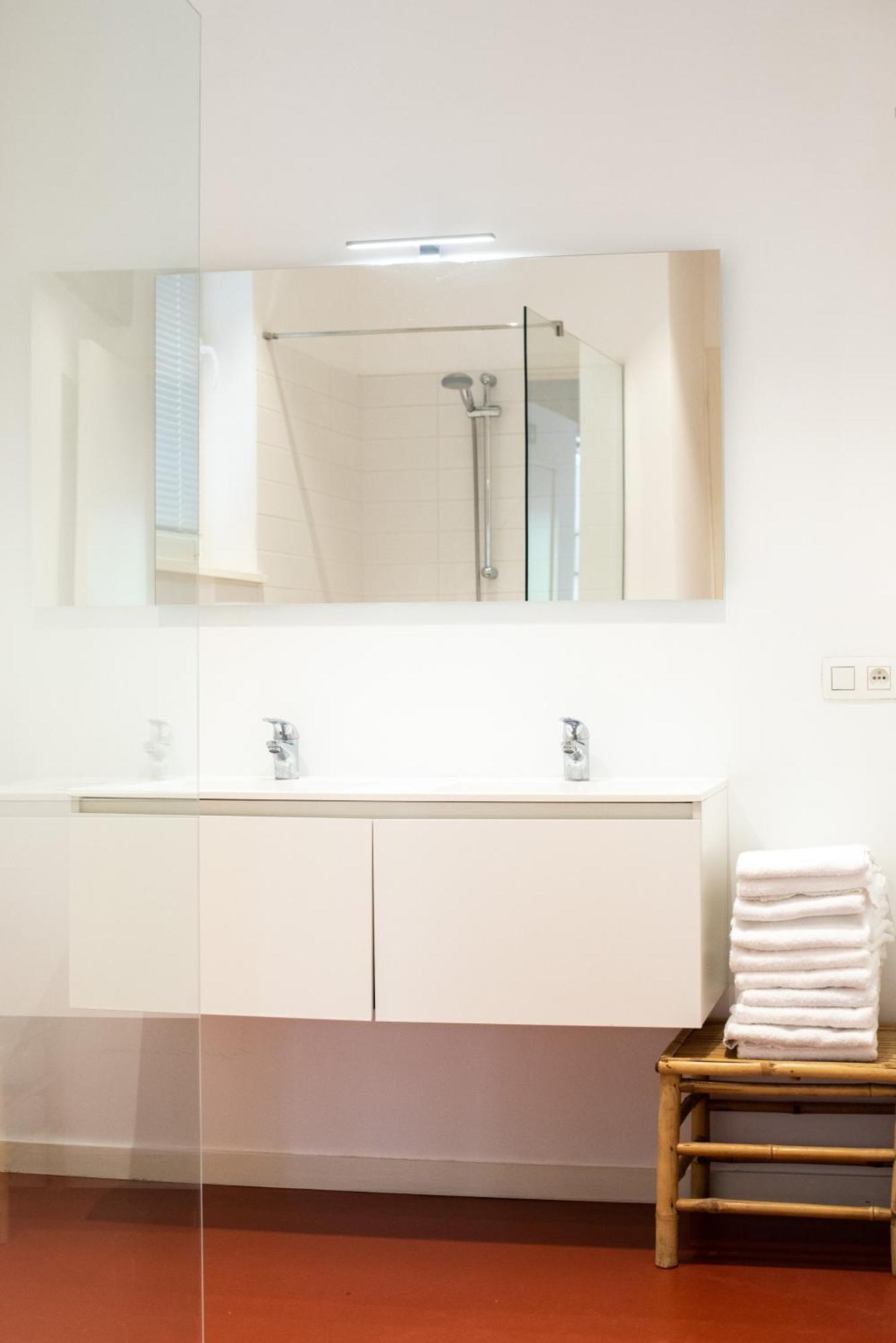 Light And Airy On Top Location - Industria In Historical Center
