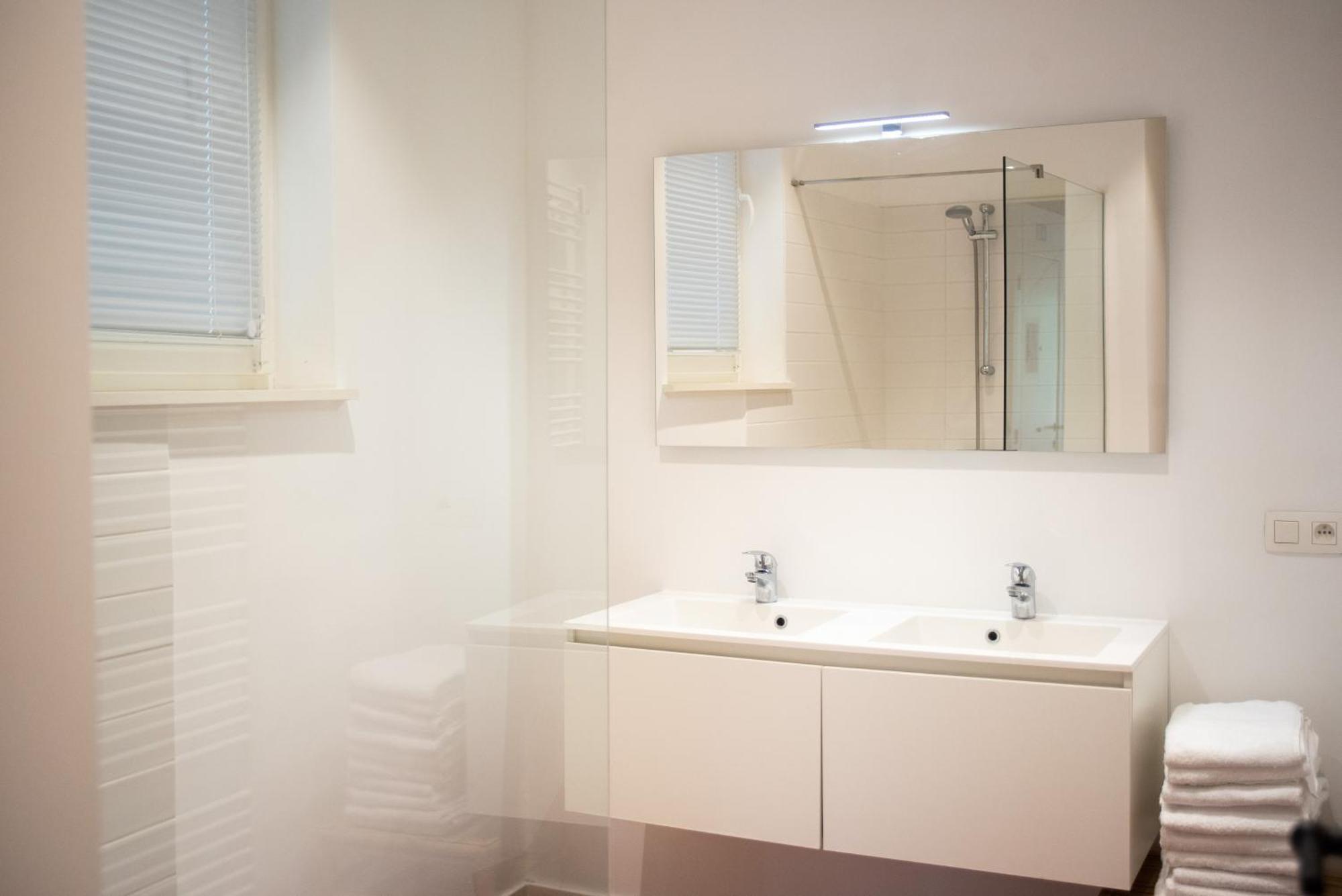 Light And Airy On Top Location - Industria In Historical Center Antwerpen